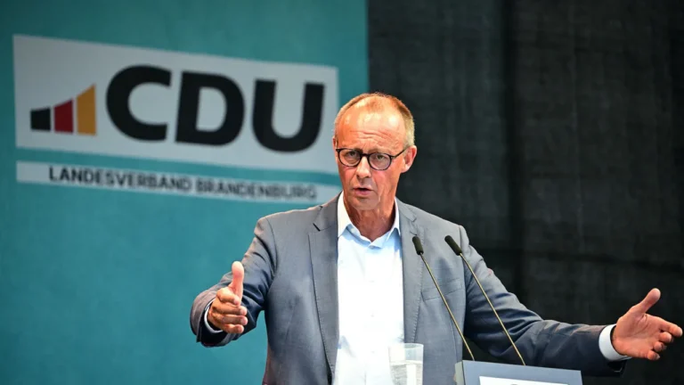 Merz, Ukraina nuk do luftojë me një dorë të lidhur